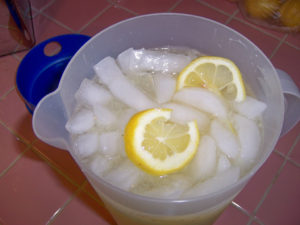 How To Make Lemonade For Colds and Sore Throats